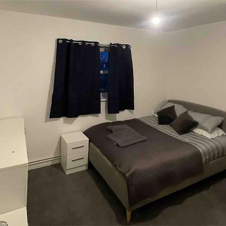 Lovely Spacious Entire 1 Bedroom Apartment - New Management ロンドン エクステリア 写真